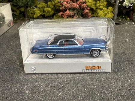 Skala 1/87 - Cadillac Coupe deVille, Blue metallic/black fr Brekina