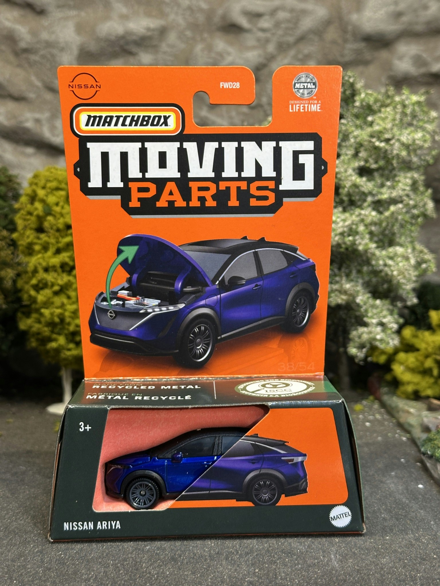 Skala 1/64 Matchbox "Moving Parts" - Nissan Ariya