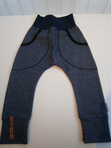 Baggy byxa slim, Blå jeanstrikå. Stl 98/104