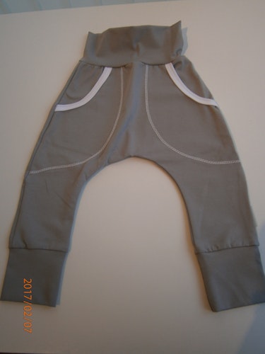 Baggy byxa slim, ljusgrå. Stl 74/80