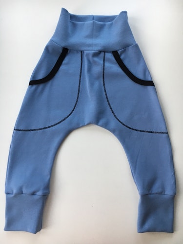 Baggy byxa slim, Ljusblå med matchande mudd