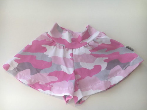 Kjolshorts  kamouflage rosa. STl 86