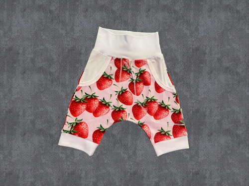 Baggy shorts med Jordgubbar