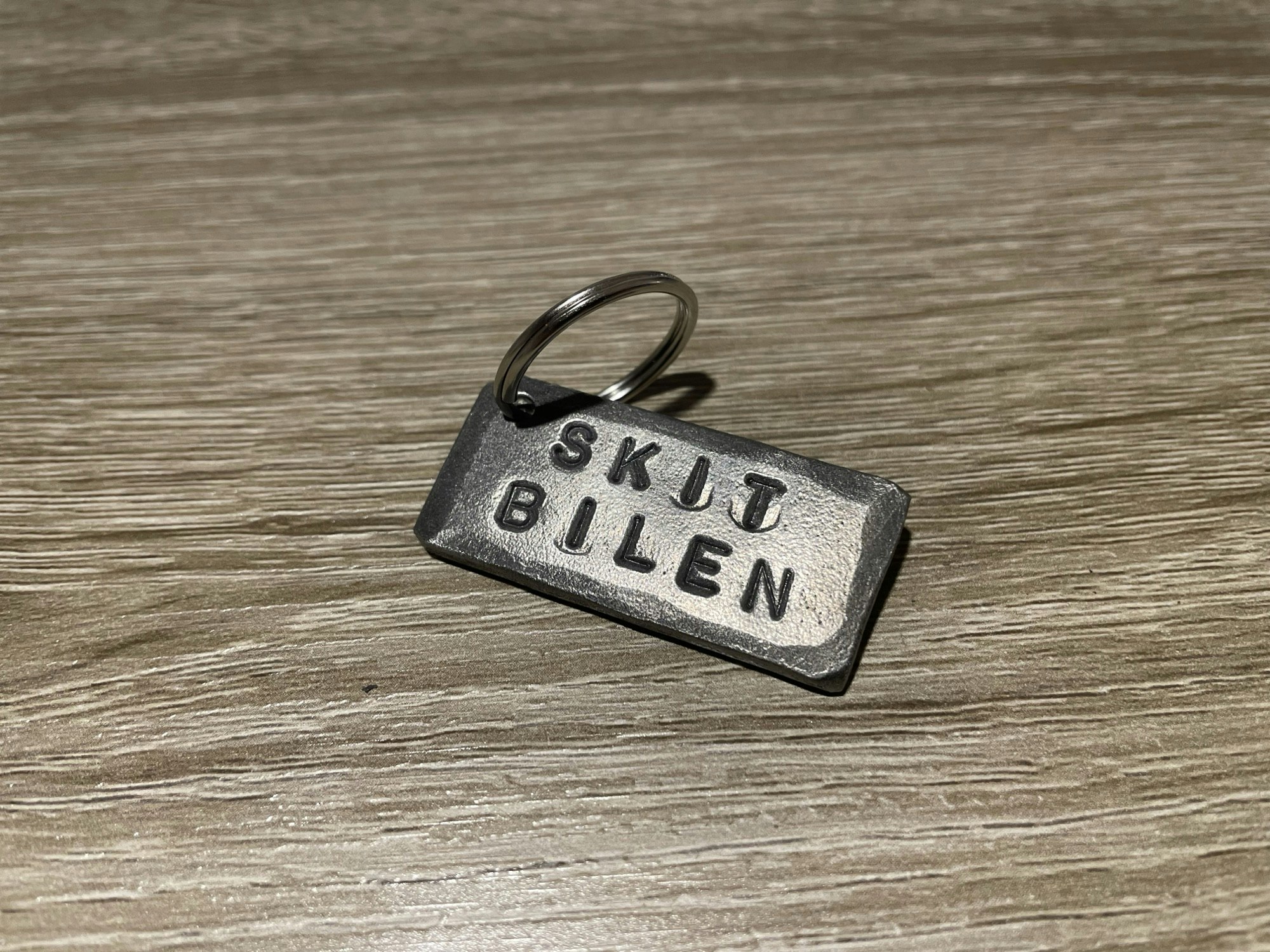 Nyckelring i smide: Skitbilen