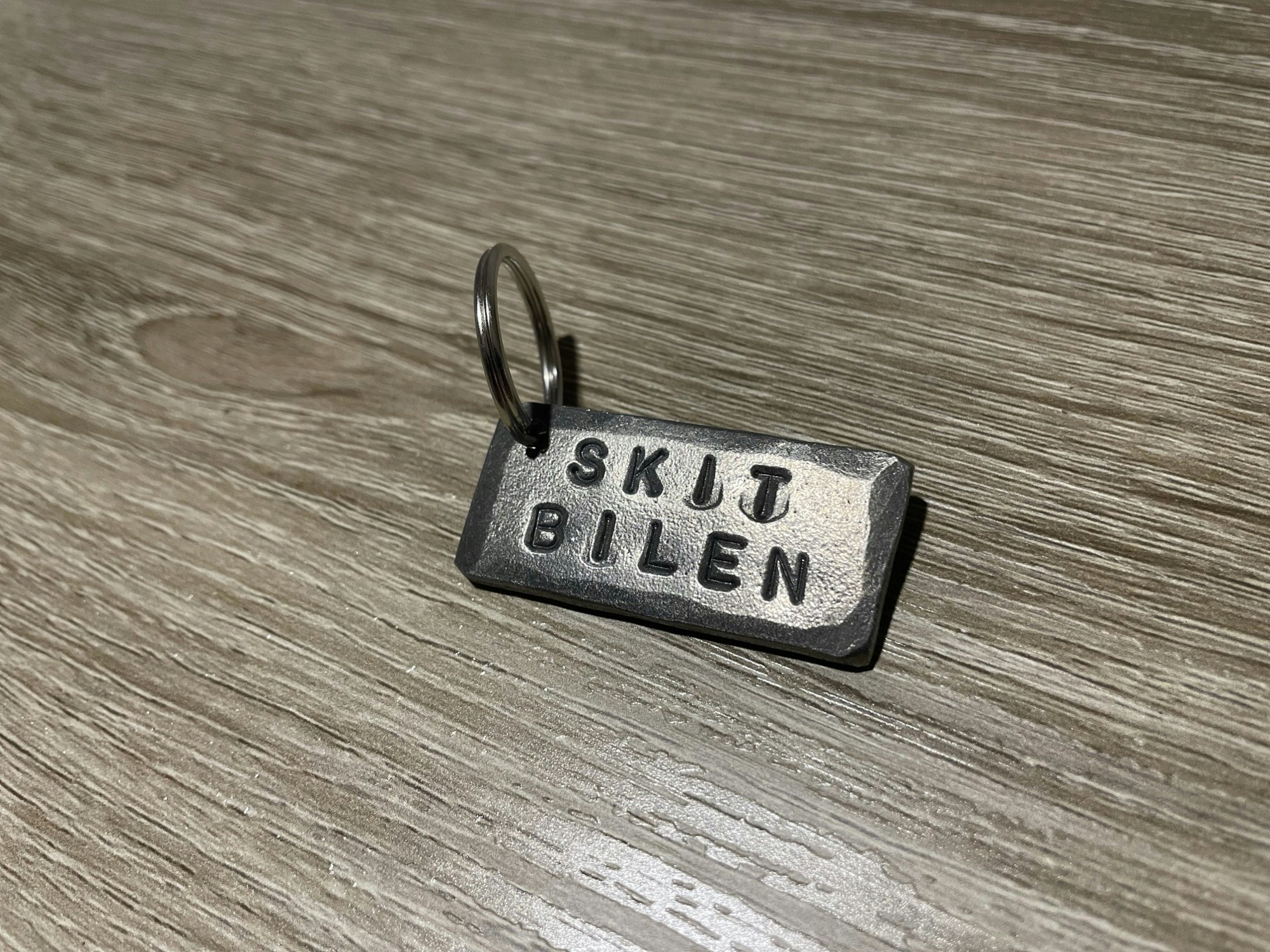 Nyckelring i smide: Skitbilen