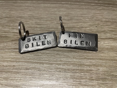 Paketpris: Skitbilen och finbilen.