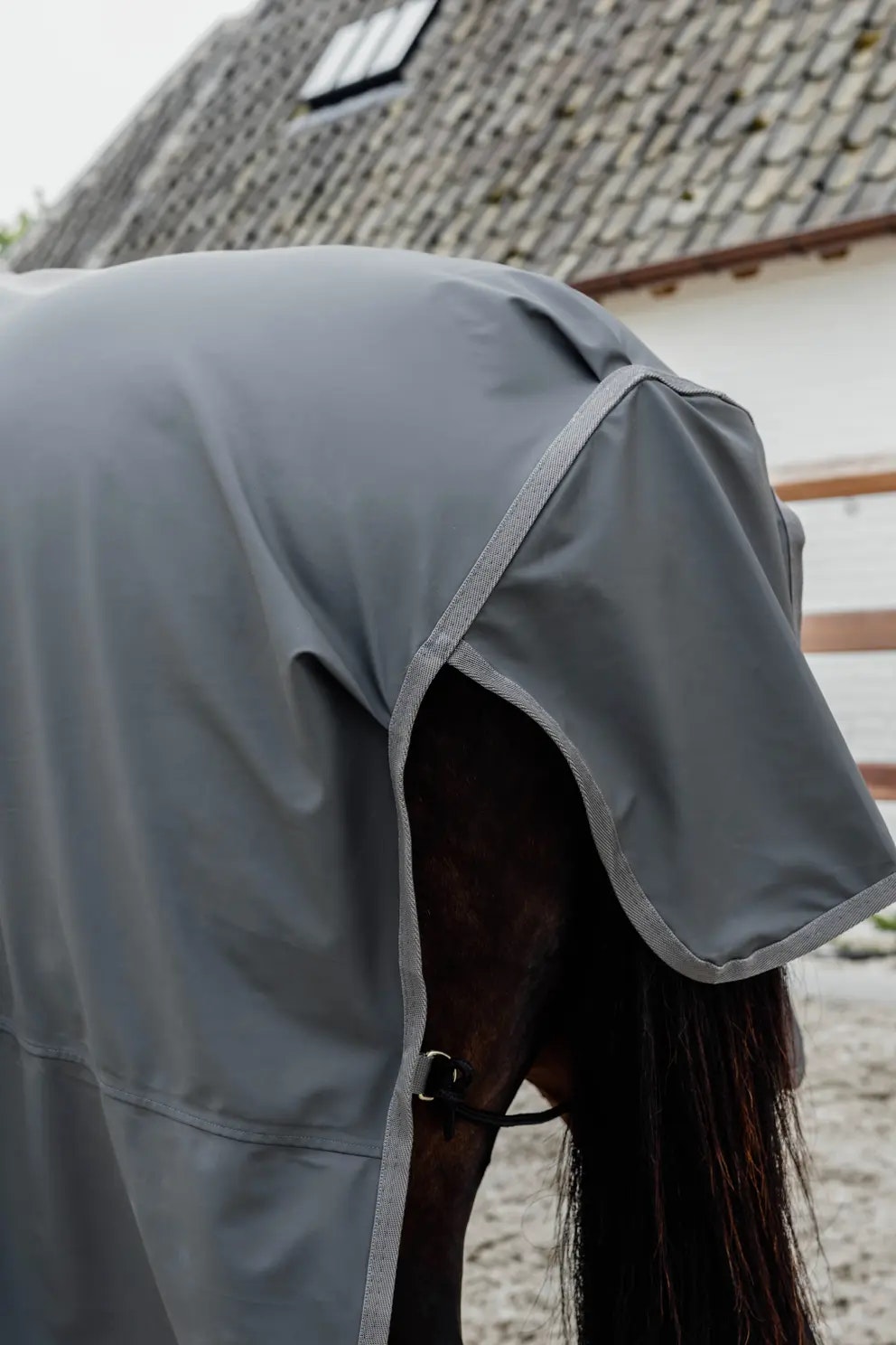 Kentucky Horse Raincoat Hurricane with stirrup holes