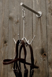 Grooming Deluxe Bridle Hook 4 prong with wall attachment SILVER