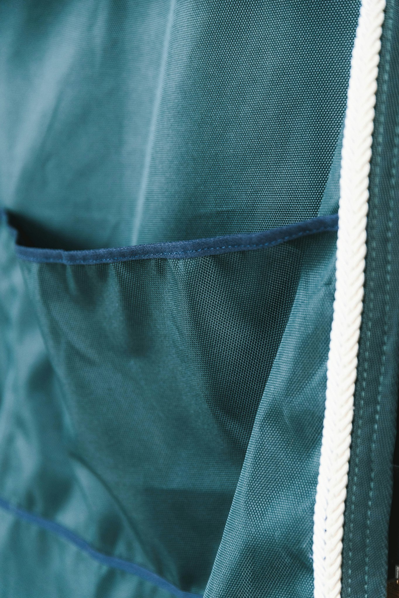 Kentucky Horsewear Stable Curtain Classic with pockets