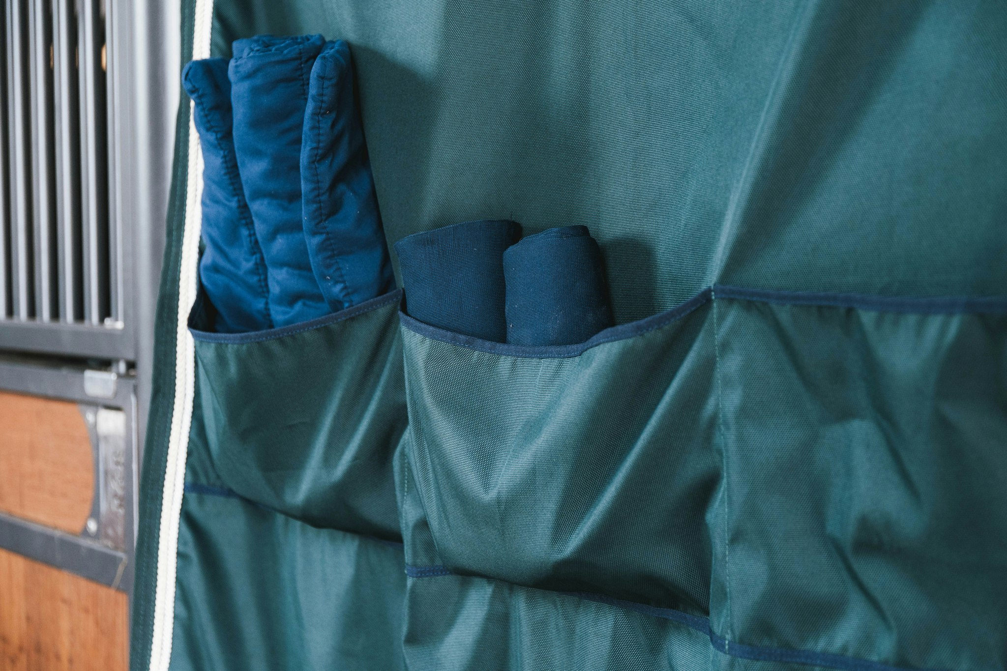 Kentucky Horsewear Stable Curtain Classic with pockets