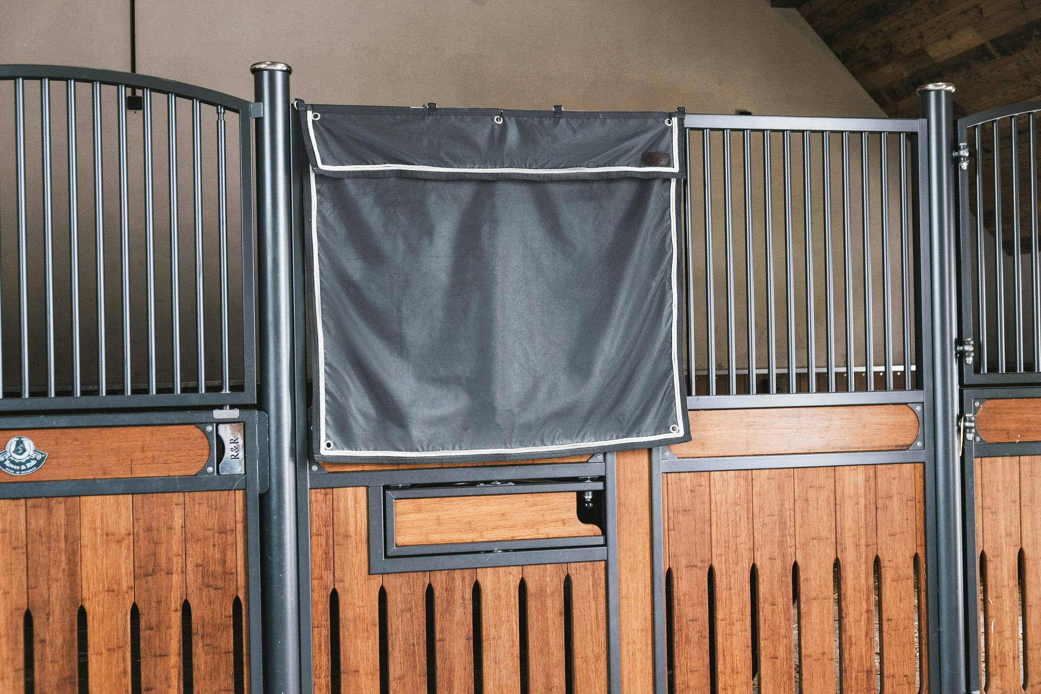 Kentucky Horsewear Stable Curtain Waterproof Classic Short