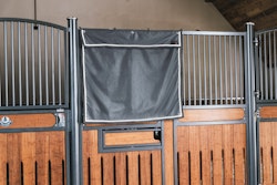 Kentucky Horsewear Stable Curtain Waterproof Classic Short