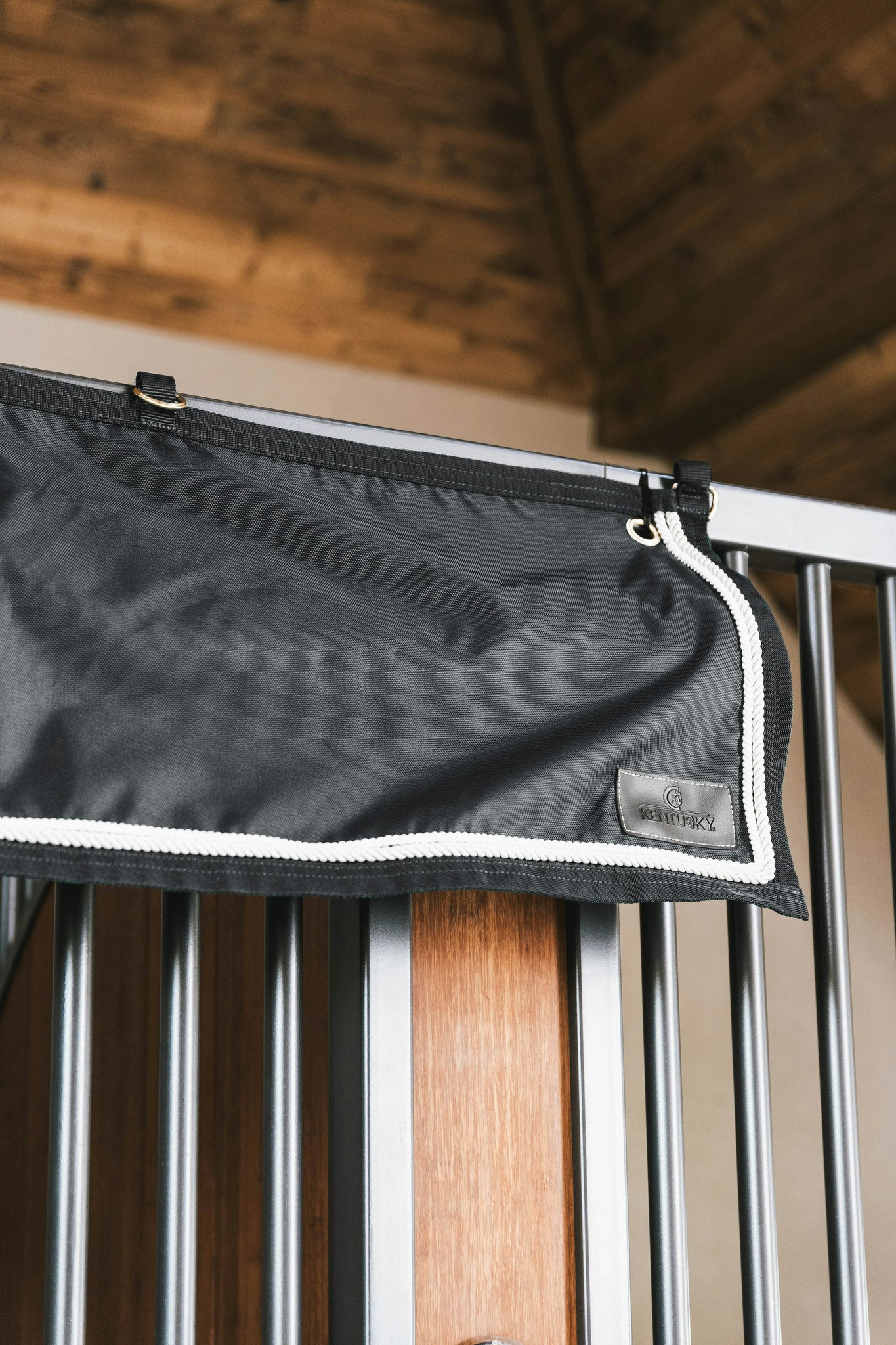 Kentucky Horsewear Stable Curtain Waterproof Classic