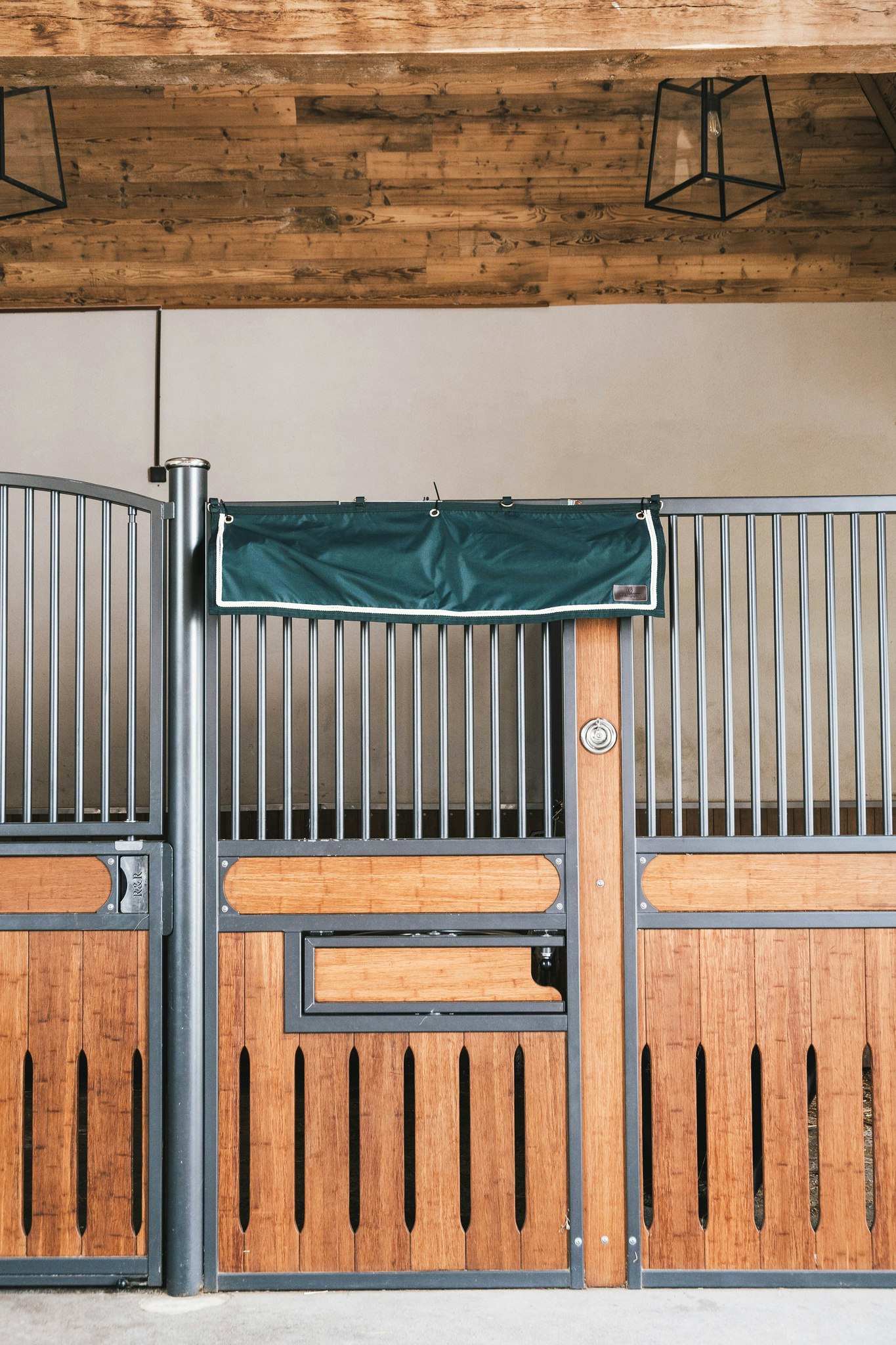 Kentucky Horsewear Stable Curtain Waterproof Classic
