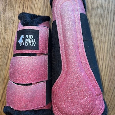 Fading Pink Glitter Brushing Boots