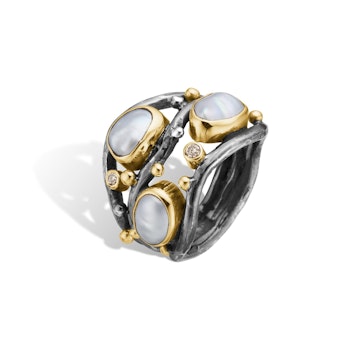 By Birdie Kepler White Keshi Ring
