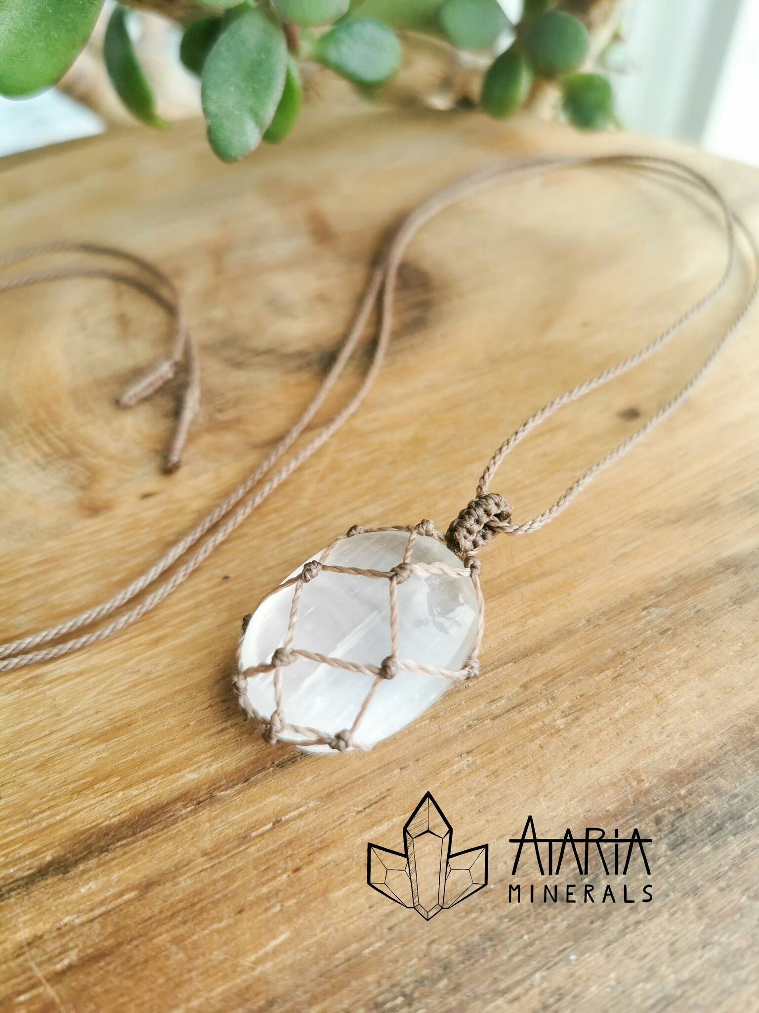 Macramé halsband selenit