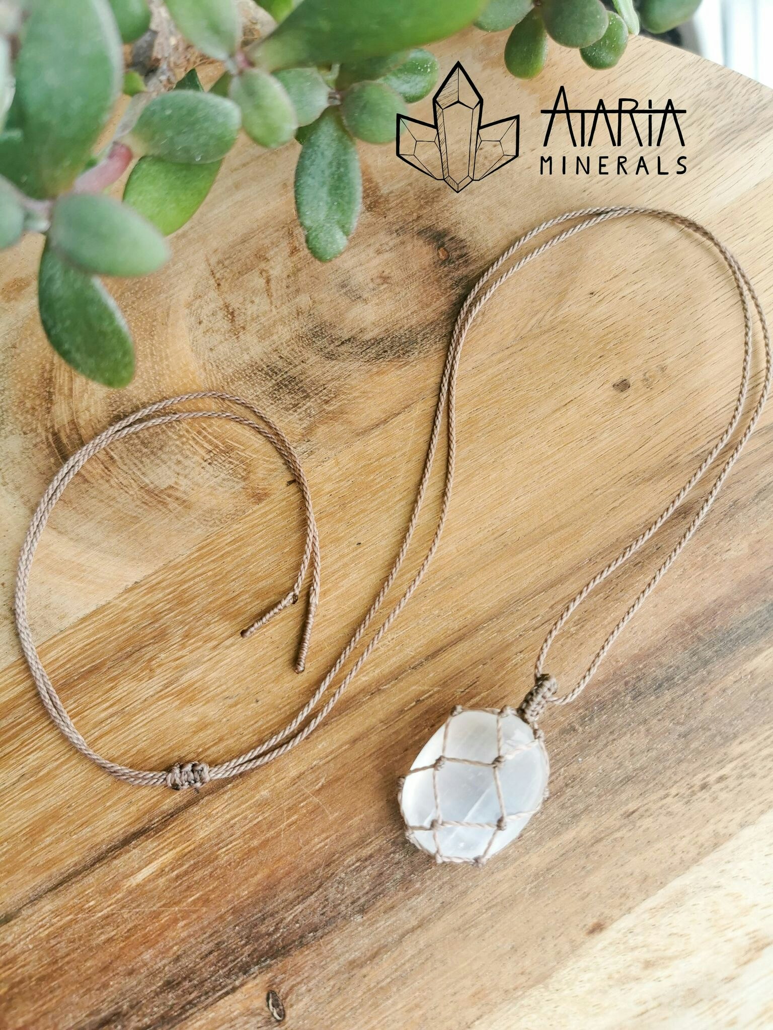 Macramé halsband selenit