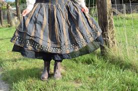 Vacker randig kjol 22871 från Ewa i Walla