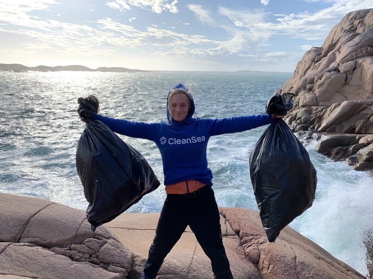 CleanSea armband av återbrukat skräp från havet