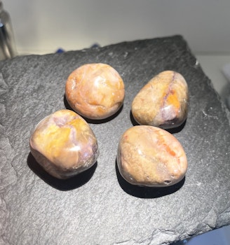 TiffanyStone (Bertrandite)