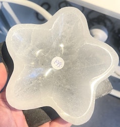 Skål formad som blomma Selenit