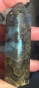Torn Labradorit