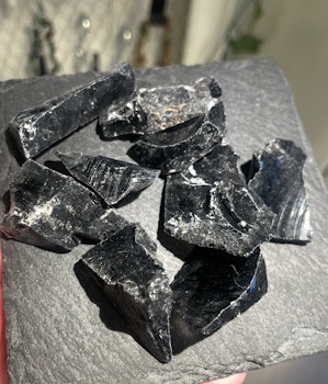 Svart Obsidian S