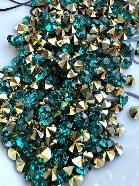 Teal rhinestones av resin, diamantslipade, 2mm (500st)