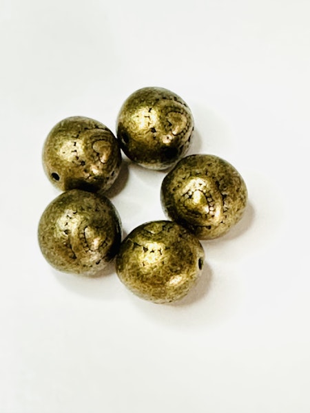 Runda metallpärlor, 8mm, antik brons, hjärta (10st)