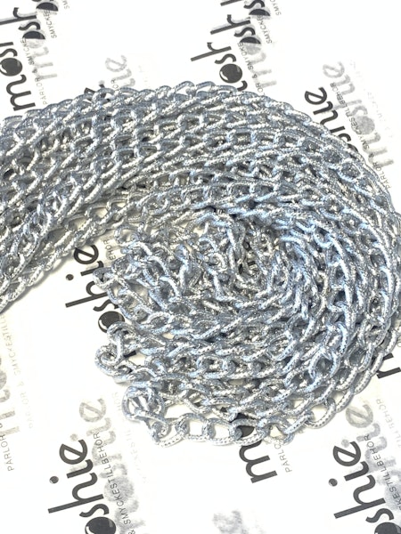 Tjock Twistkedja av aluminium i silver, 9x7mm (1 meter)