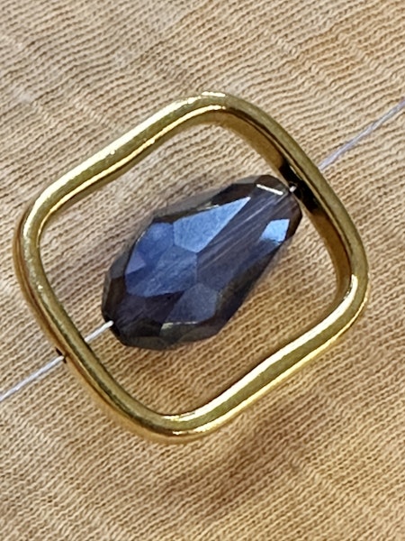 Pärlbur kvadrat guld, pärlor upp till 18mm (5st)