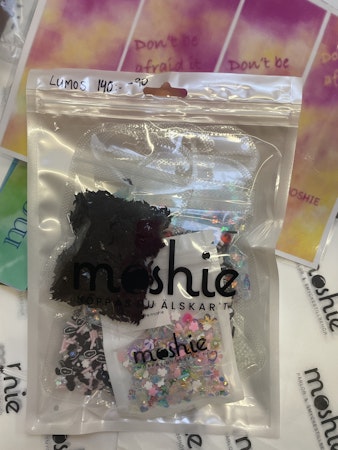 23546, Lumos glitter