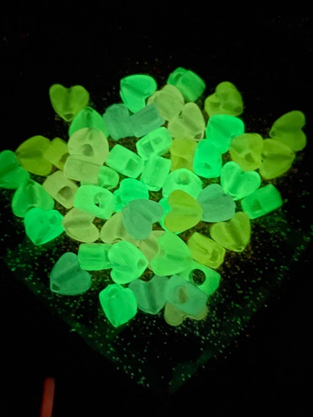 Självlysande, pastellhjärtan, 10mm (50st)