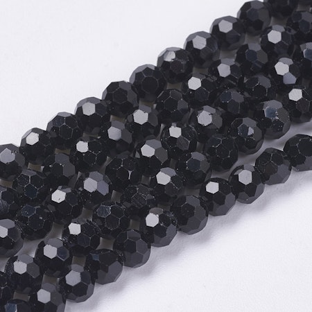 Sträng slipade glaspärlor, jadeimitation svart, 3,5-4,5mm (100st)