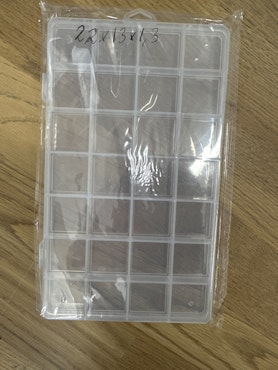 Förvaringsask, 28 fack, 22x13x1.3cm