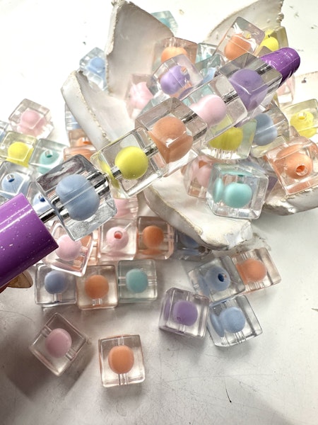 Kuber, bead in bead, pastell, 10,5mm (10st)