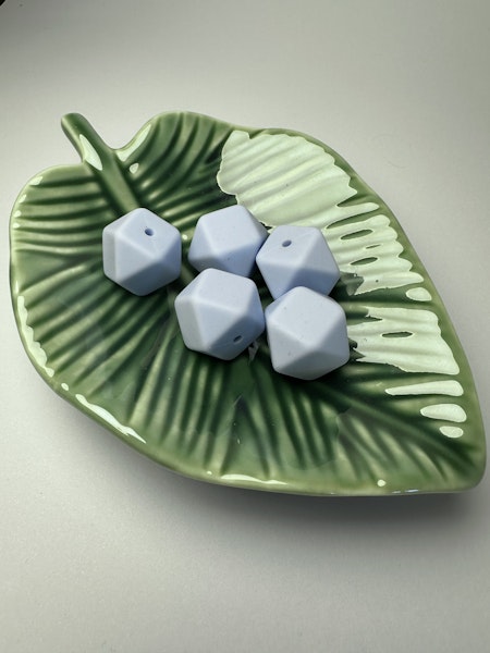 Hexagon av silikon, pastellblå, 17mm, säkra för bebis (5st)