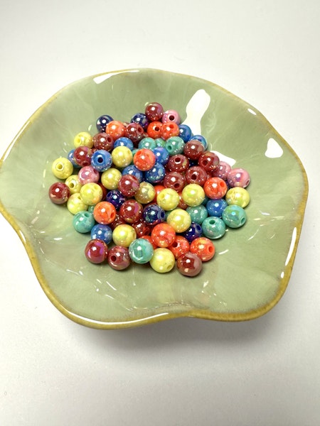 Färgpläterade runda akrylpärlor, 8mm (100st)