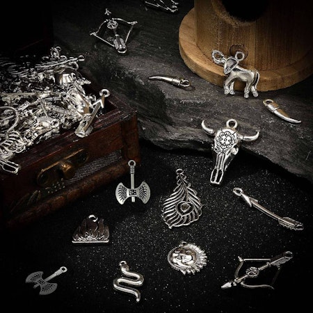 Berlocker av blandmetall, tema zavannen, antik silver (10st)