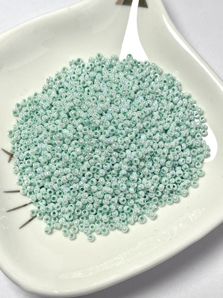 Seed beads av glas, skimrande aquamarine, 11/0 klass A, jämna, 2,3x1.5mm (20g)