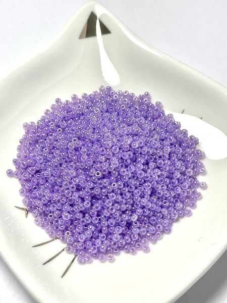 Seed beads av glas, skimrande lila 12/0 klass A, jämna, 2x1.5mm (20g)