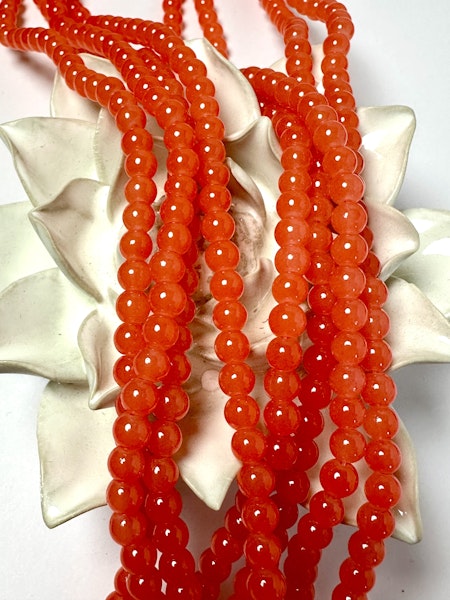 Sträng med glaspärlor, Jadeimitation, korall, 6,5mm (140st)