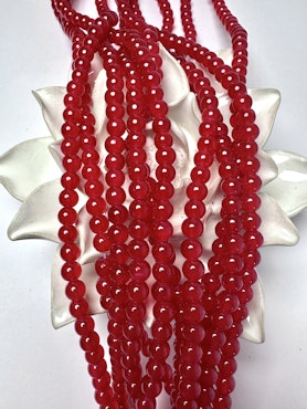 Sträng med glaspärlor, Jadeimitation, röd, 6,5mm (140st)
