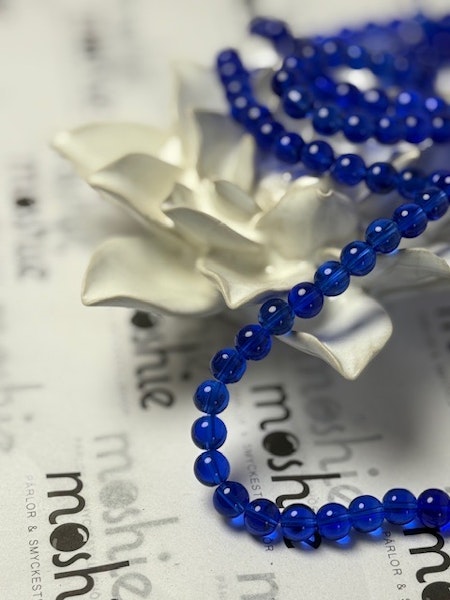 Sträng glaspärlor, helfärgade royal blue, 8mm (40st)