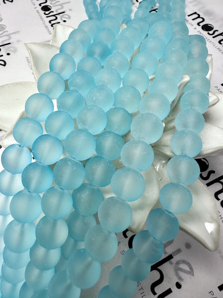 Sträng med frostade glaspärlor, pearl blue, 10mm (80st)
