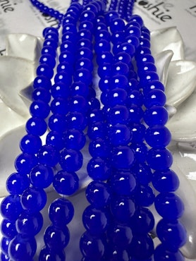 Sträng med glaspärlor, Jadeimitation, royal blue, 6,5mm (140st)