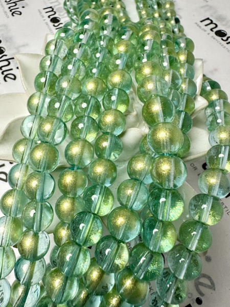Sträng med glaspärlor, fluff golden green, 10mm (90st)