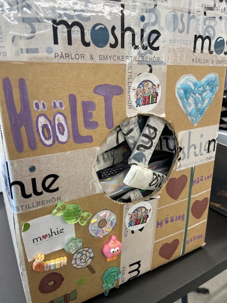 Hemliga Hölet, Pennor att pärla
