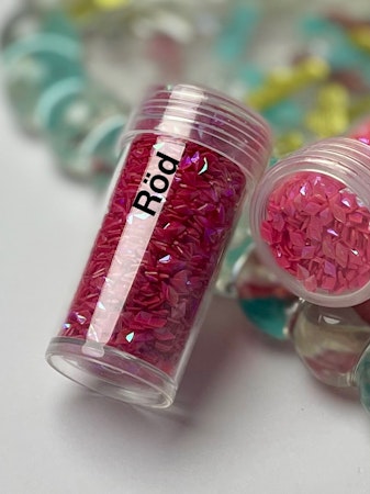 Burk med rött nailart, strössel, ruter, 4mm (20ml)